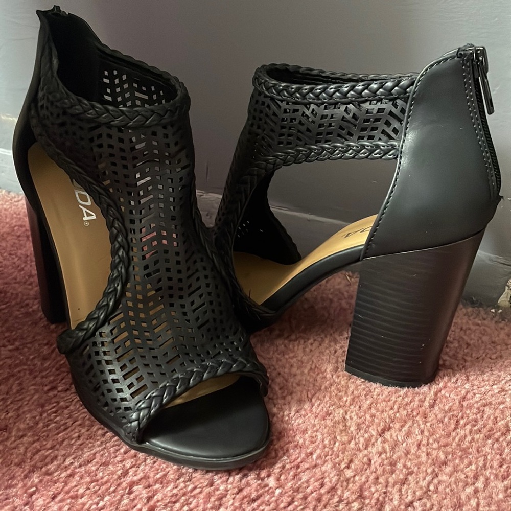 SODA open toe heels  👠